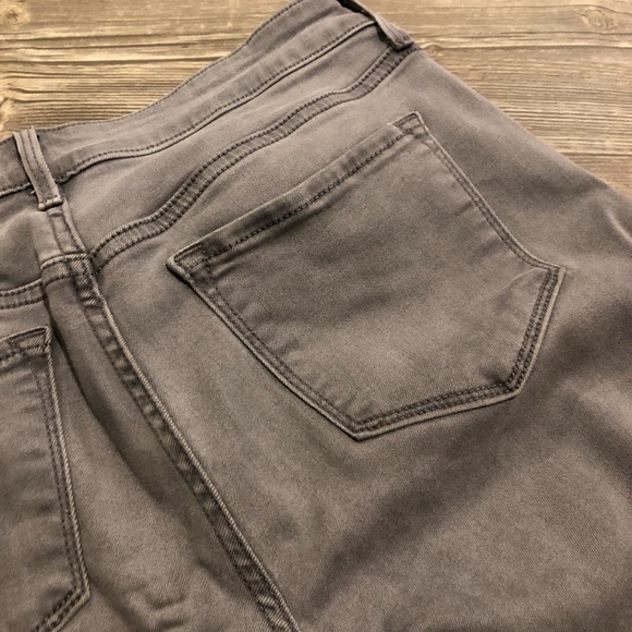 Old Navy Mid-rise Rockstar Jeans - Picture 3 of 5